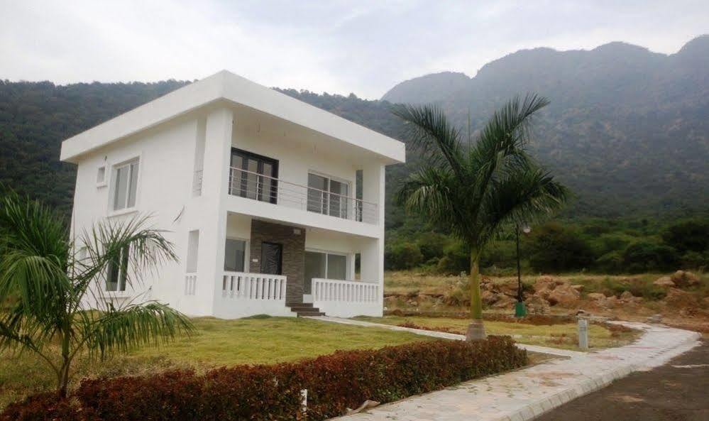 Oyo 24200 Bahri Beautiful Country Ayyampālaiyam Exterior foto