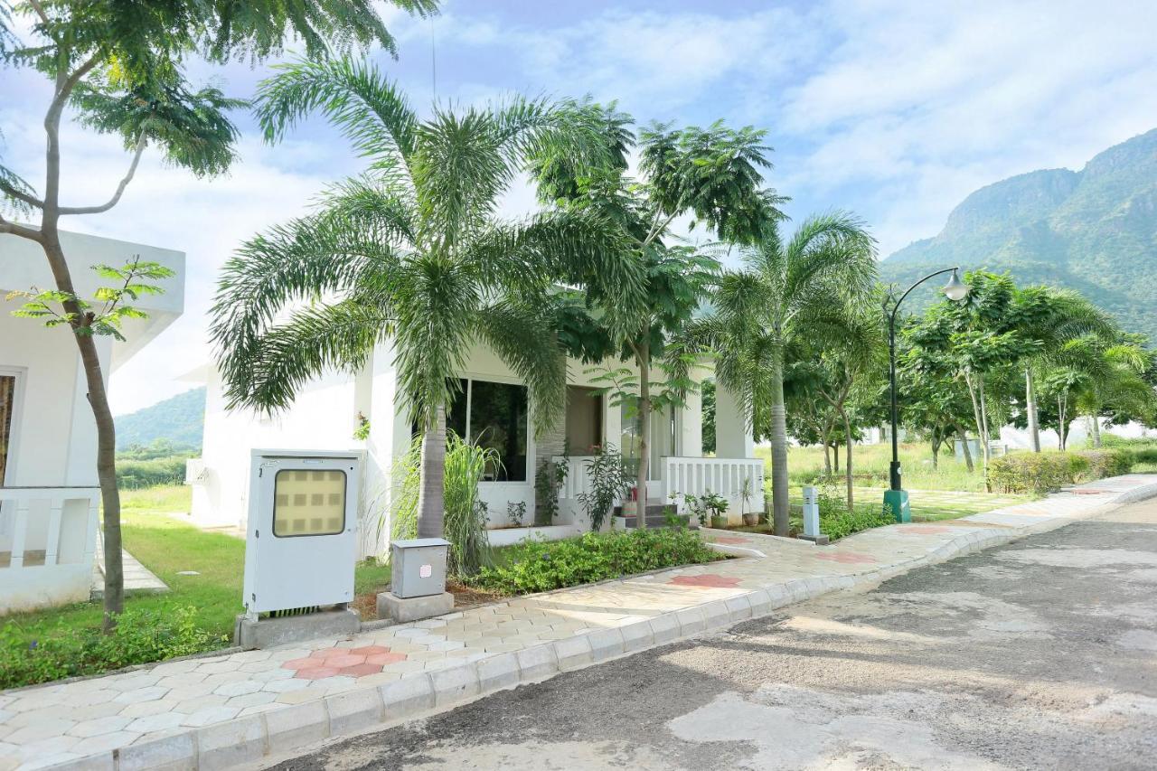 Oyo 24200 Bahri Beautiful Country Ayyampālaiyam Exterior foto