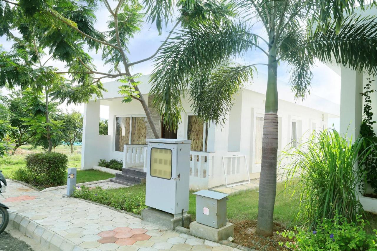 Oyo 24200 Bahri Beautiful Country Ayyampālaiyam Exterior foto