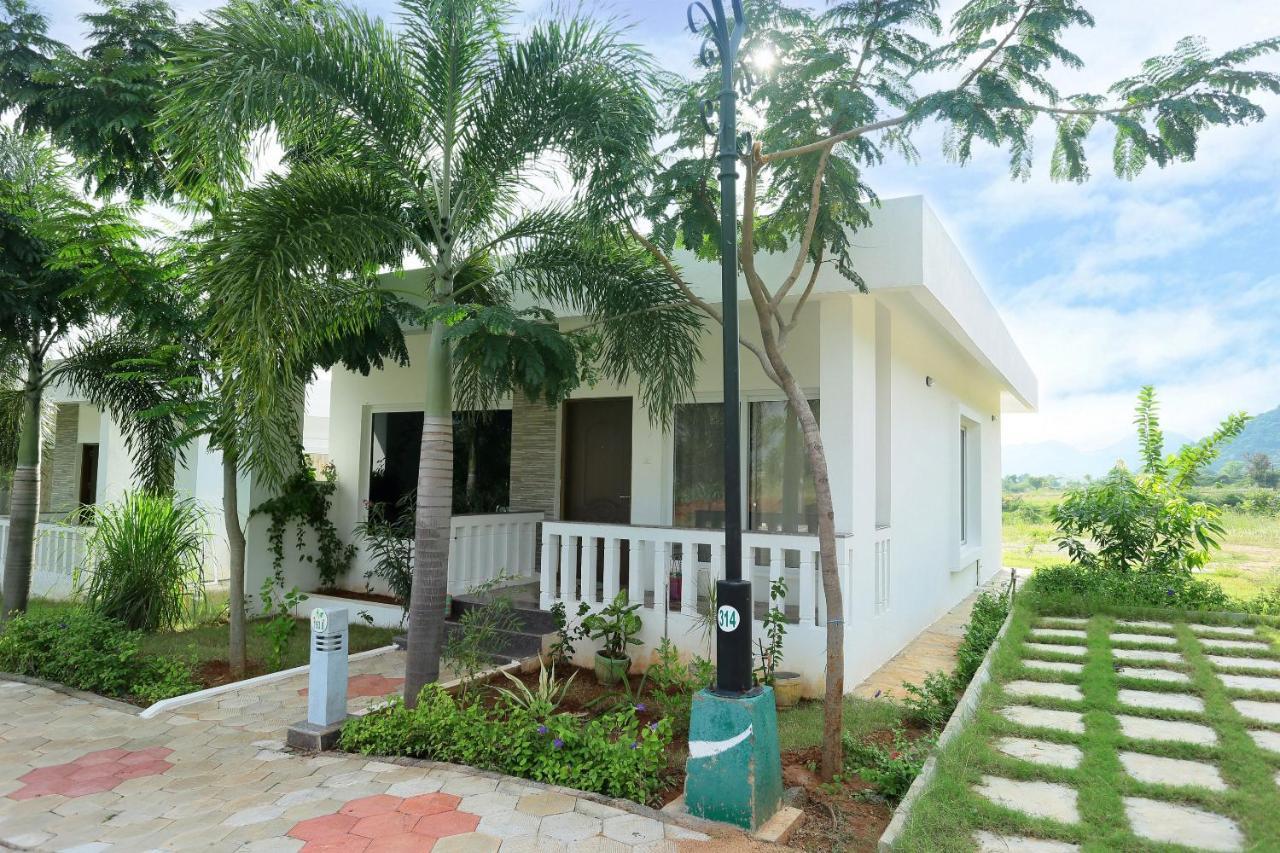 Oyo 24200 Bahri Beautiful Country Ayyampālaiyam Exterior foto